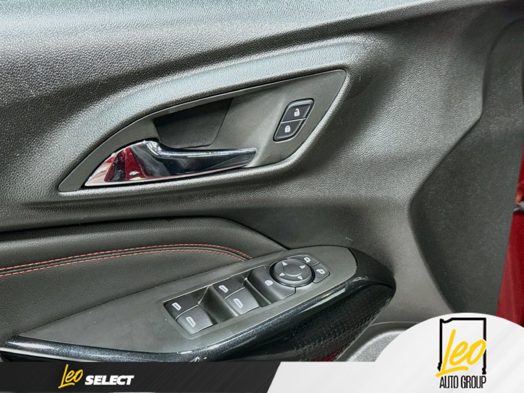 Used 2024 Chevrolet Trax RS w/ Sunroof Package FWD image 20