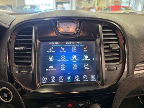 Used 2017 Chrysler 300 S RWD image 18