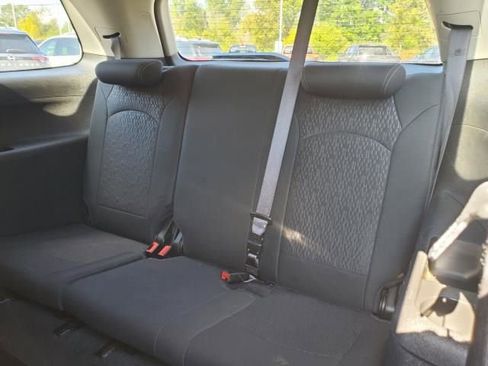 Used 2013 GMC Acadia SLE image 16