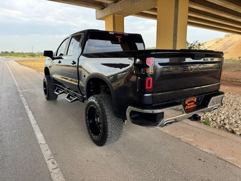 Used 2022 Chevrolet Silverado 1500 LT w/ Z71 Off-Road Package AWD/4WD image 5