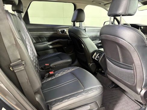 Used 2022 Kia Sorento SX Prestige image 17