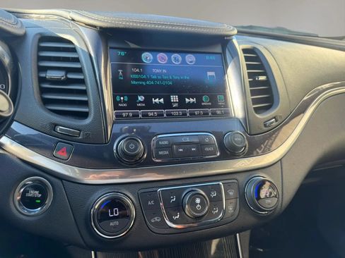 Used 2018 Chevrolet Impala LT FWD image 19
