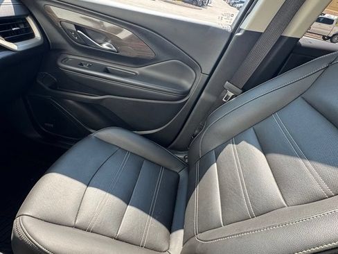Used 2024 GMC Terrain Denali w/ Denali Premium Package AWD/4WD image 25