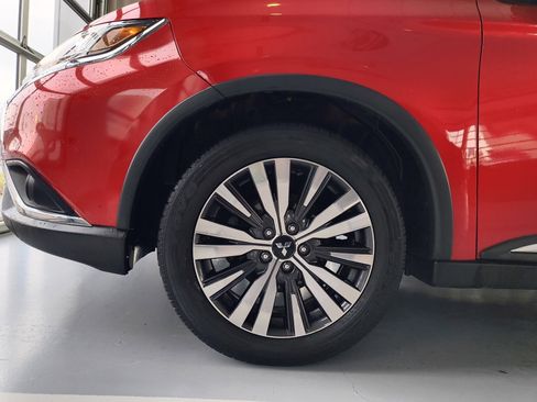 Used 2019 Mitsubishi Outlander ES image 27