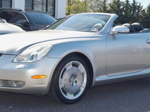 Used 2004 Lexus SC 430 Convertible image 3