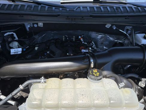 Used 2025 Ford Expedition Tremor AWD/4WD image 43