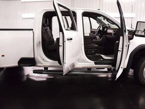 Used 2025 GMC Sierra 3500 Denali w/ Denali Reserve Package AWD/4WD image 37