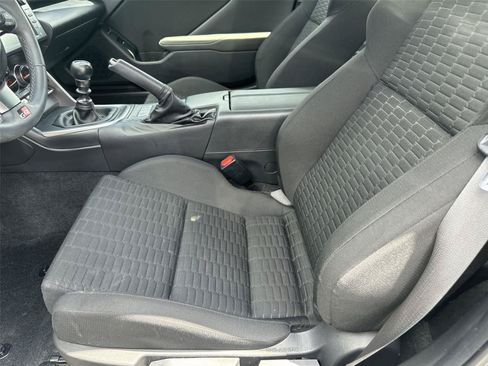 Used 2025 Toyota GR86 RWD image 13