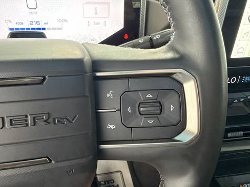 Used 2025 GMC Hummer EV 2X AWD/4WD image 31