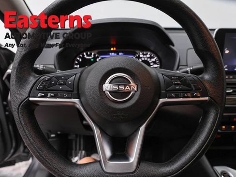 Used 2024 Nissan Altima 2.5 SV FWD image 10