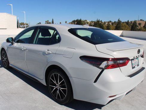 Certified 2024 Toyota Camry SE w/ Blackout Package (TMS) FWD image 5