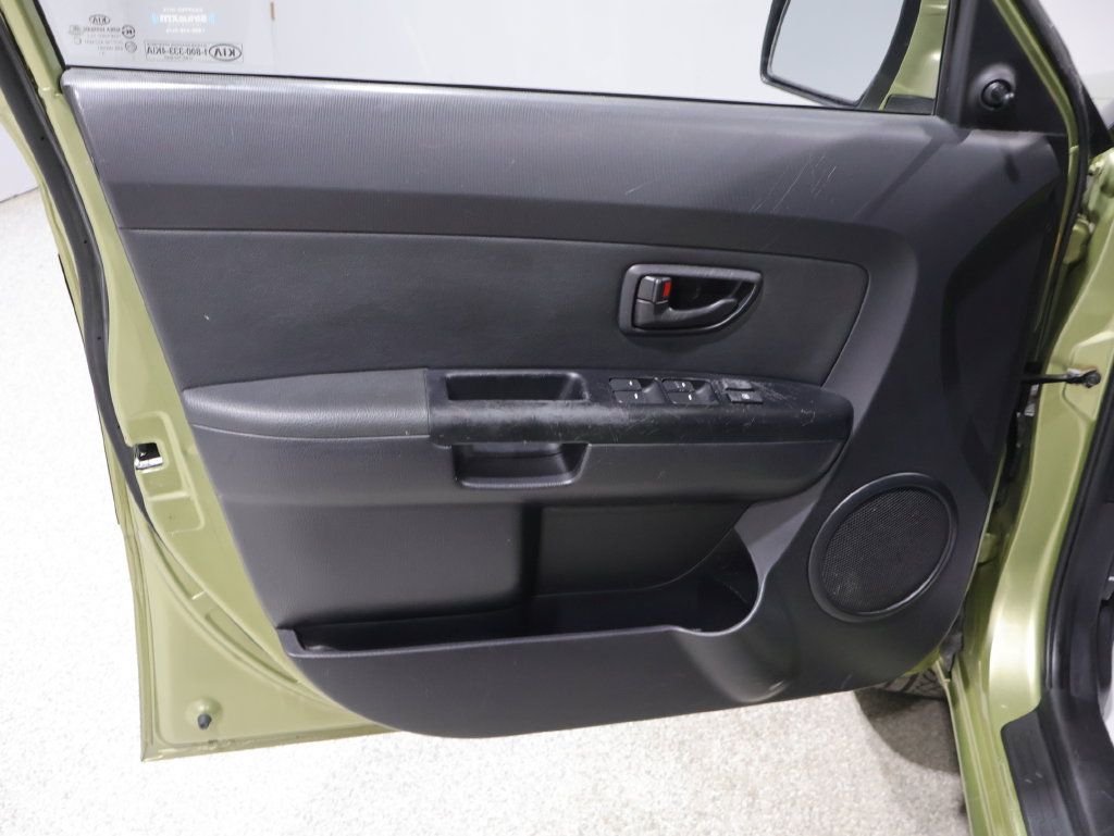 Used 2012 Kia Soul FWD image 19