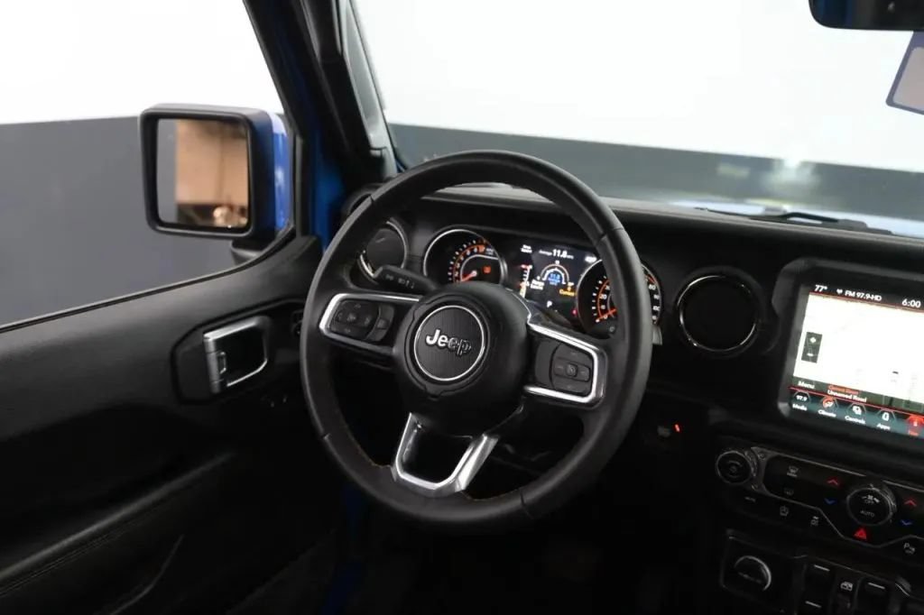 Used 2023 Jeep Gladiator Overland AWD/4WD image 37