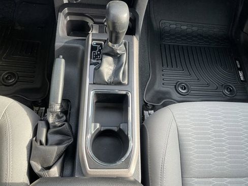 Used 2019 Toyota Tacoma SR5 AWD/4WD image 21