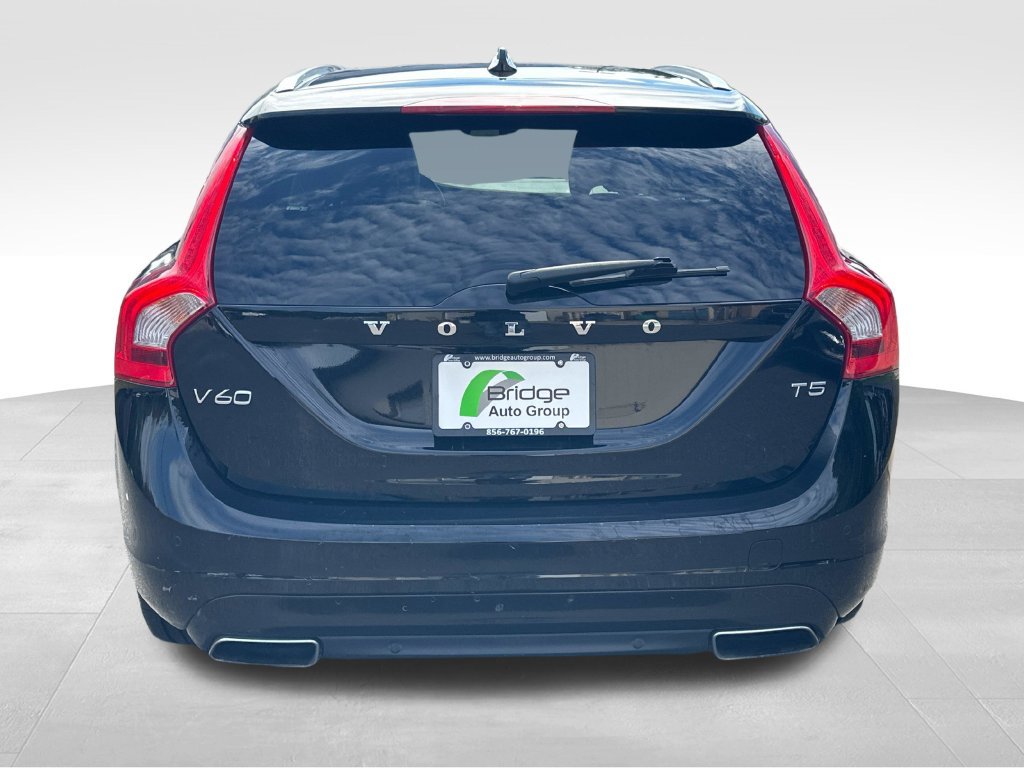 Used 2017 Volvo V60 T5 Premier FWD image 7