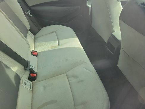 Used 2021 Toyota Corolla LE image 9