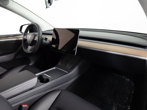 Used 2023 Tesla Model Y Performance AWD/4WD image 27