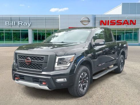 Used 2023 Nissan Titan PRO-4X w/ Pro-4x Convenience Package AWD/4WD image 2