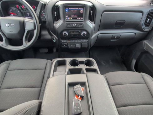 Used 2025 Chevrolet Silverado 1500 Custom Trail Boss AWD/4WD image 32