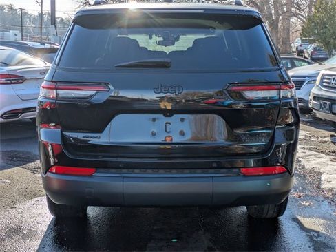 Certified 2023 Jeep Grand Cherokee L Limited w/ Black Appearance Package image 4