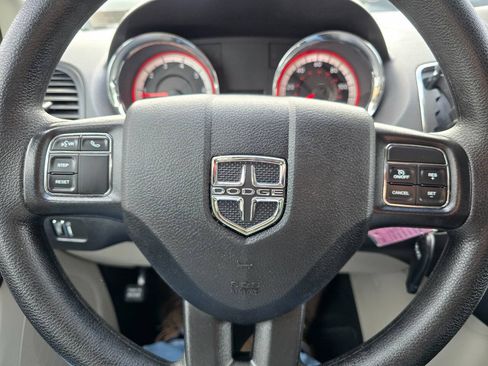 Used 2018 Dodge Grand Caravan SE w/ UConnect Hands-Free Group FWD image 15