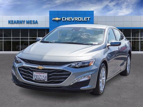 Used 2025 Chevrolet Malibu LT FWD image 3