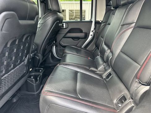 Used 2022 Jeep Gladiator Rubicon w/ Cold Weather Group AWD/4WD image 21