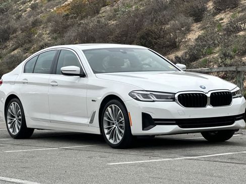 Used 2023 BMW 530e w/ Convenience Package image 5