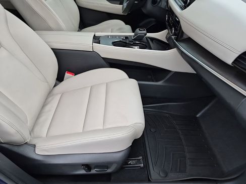 Used 2021 Nissan Rogue SL w/ Premium Package image 16