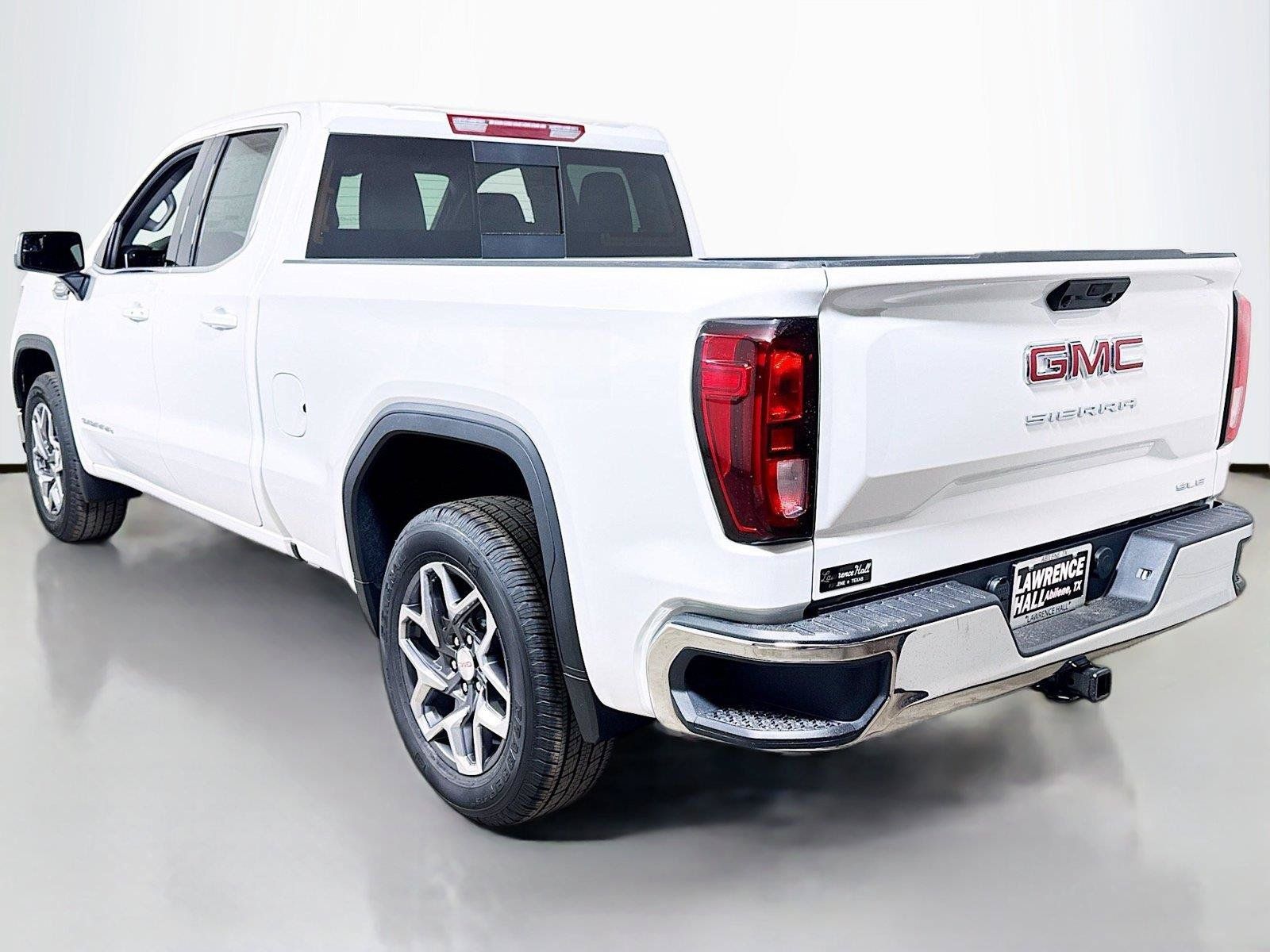 New 2026 GMC Sierra 1500 SLE w/ Preferred Package RWD image 3