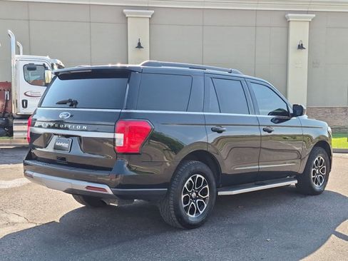 Used 2023 Ford Expedition XLT AWD/4WD image 5