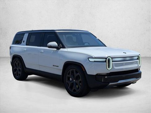 Used 2025 Rivian R1S Adventure AWD/4WD image 3