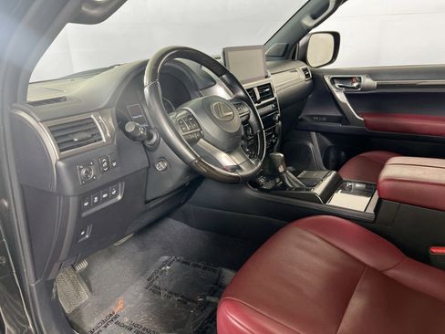 Used 2023 Lexus GX 460 Premium w/ Premium Package image 9