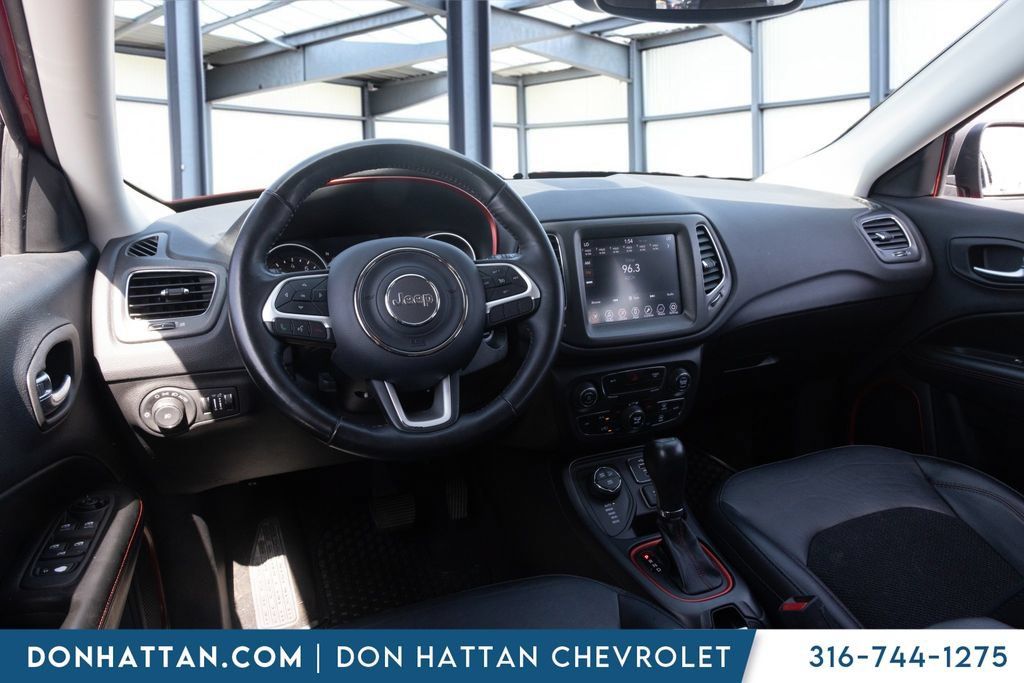 Used 2018 Jeep Compass Trailhawk w/ Cold Weather Group AWD/4WD image 16
