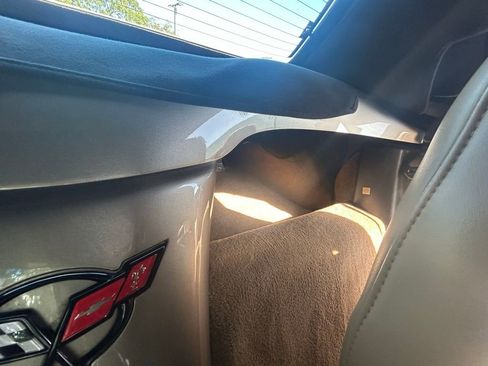 Used 1998 Chevrolet Corvette Convertible w/ Performance Handling Pkg image 10