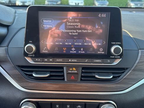 Used 2023 Nissan Altima 2.5 SV image 13