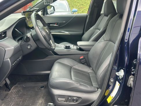 Used 2023 Toyota Venza Limited AWD/4WD image 7