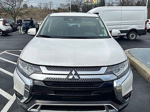 Used 2020 Mitsubishi Outlander SE image 9