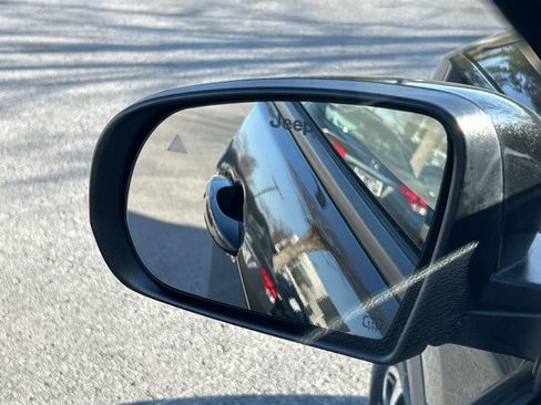 Used 2022 Jeep Compass Limited image 16