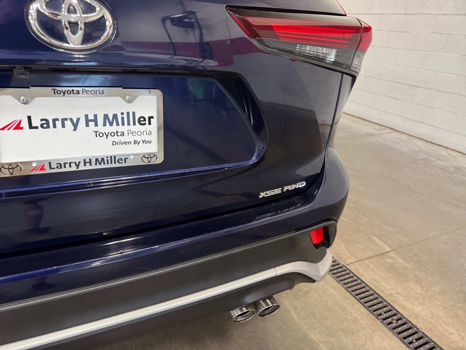 Used 2025 Toyota Highlander XSE AWD/4WD image 25