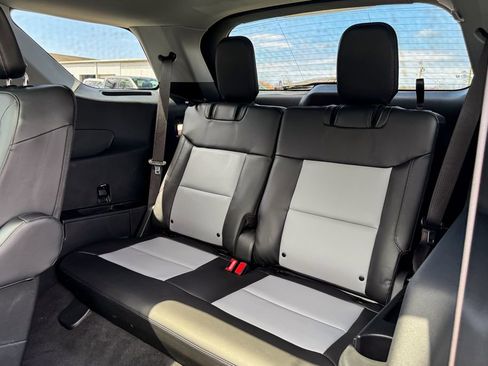 Certified 2022 Ford Explorer XLT w/ Equipment Group 202A AWD/4WD image 22