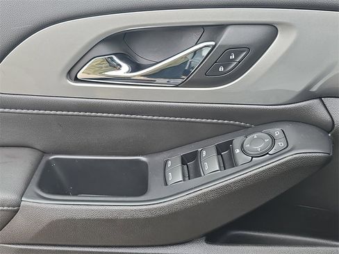 Certified 2022 Chevrolet Traverse LT image 24