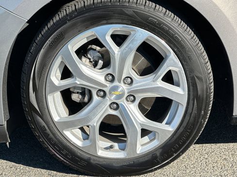 Used 2017 Chevrolet Volt Premier w/ Driver Confidence II Package image 34