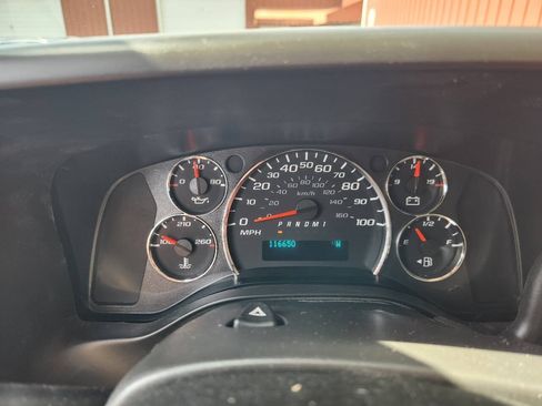 Used 2015 Chevrolet Express 2500 Extended RWD image 14