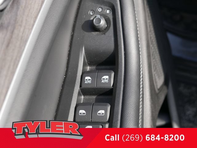 Certified 2024 Jeep Grand Cherokee Limited w/ Black Appearance Package AWD/4WD image 21