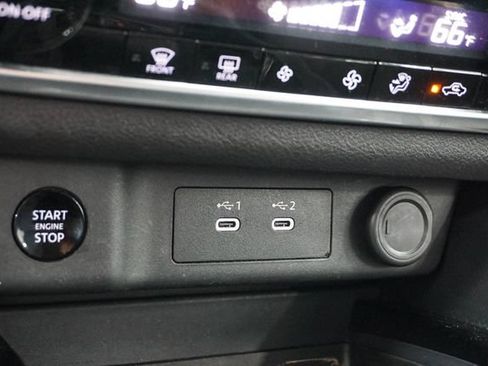 Used 2025 Nissan Rogue SV FWD image 22