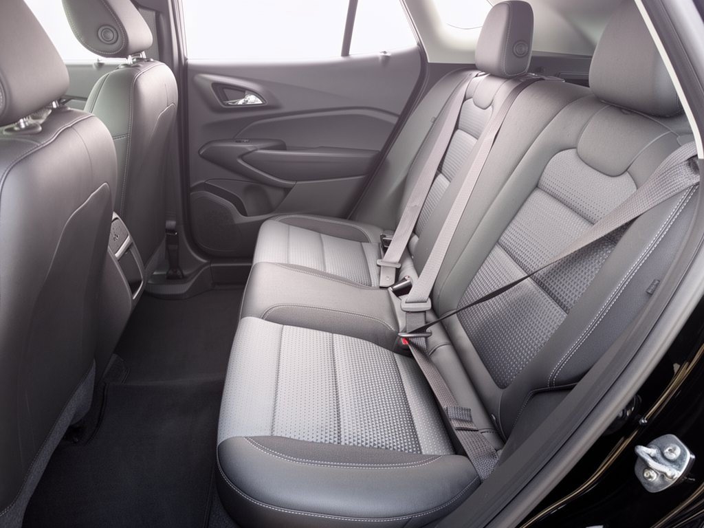 Certified 2026 Chevrolet Trax LT w/ Sunroof Package FWD image 25