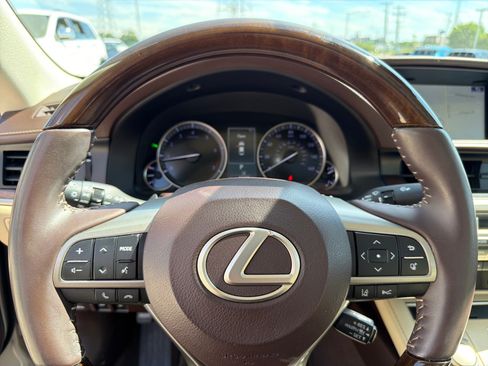 Used 2018 Lexus ES 350 w/ Navigation System Package FWD image 15