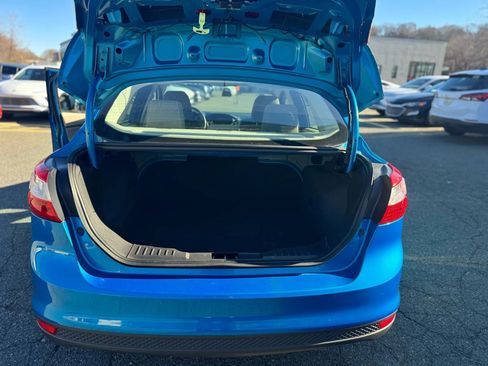 Used 2014 Ford Focus SE w/ SE Winter Package image 9