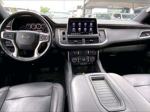 Used 2021 Chevrolet Tahoe Z71 w/ Luxury Package AWD/4WD image 15